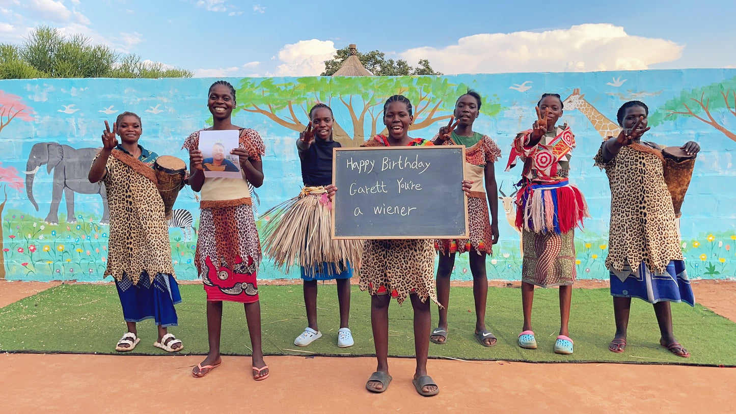 Video cu salutare africană